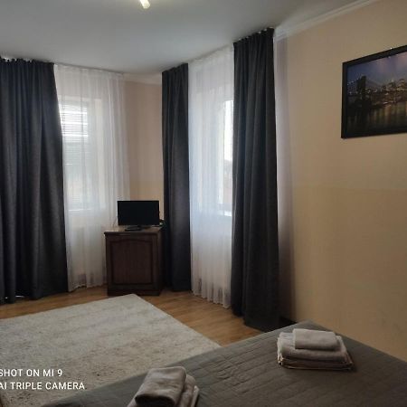 Apartments Domovik On Beregovskaya 3 Mukacheve Ngoại thất bức ảnh