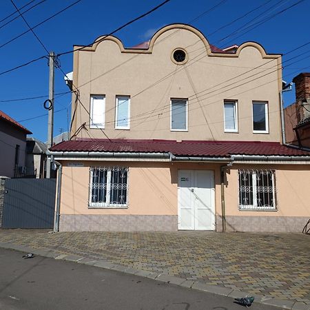 Apartments Domovik On Beregovskaya 3 Mukacheve Ngoại thất bức ảnh