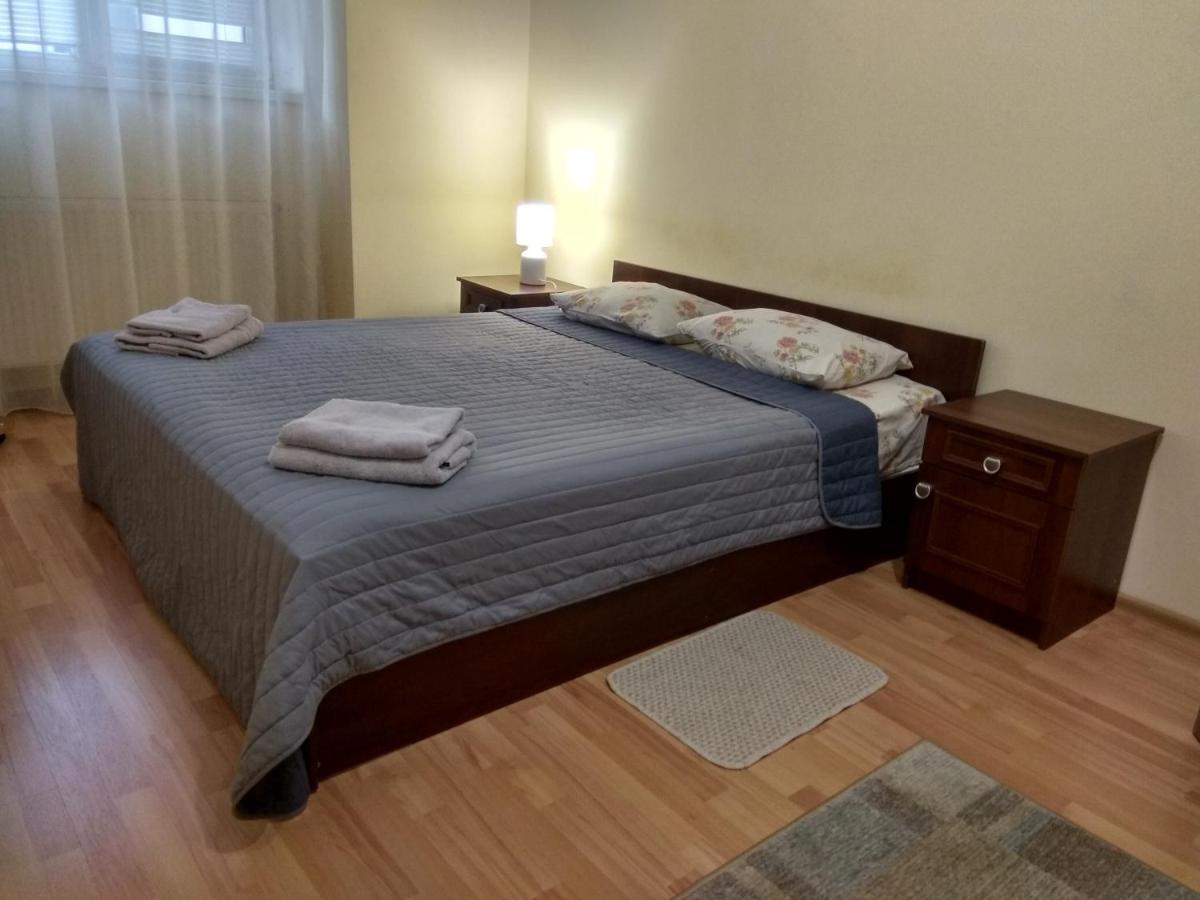 Apartments Domovik On Beregovskaya 3 Mukacheve Ngoại thất bức ảnh