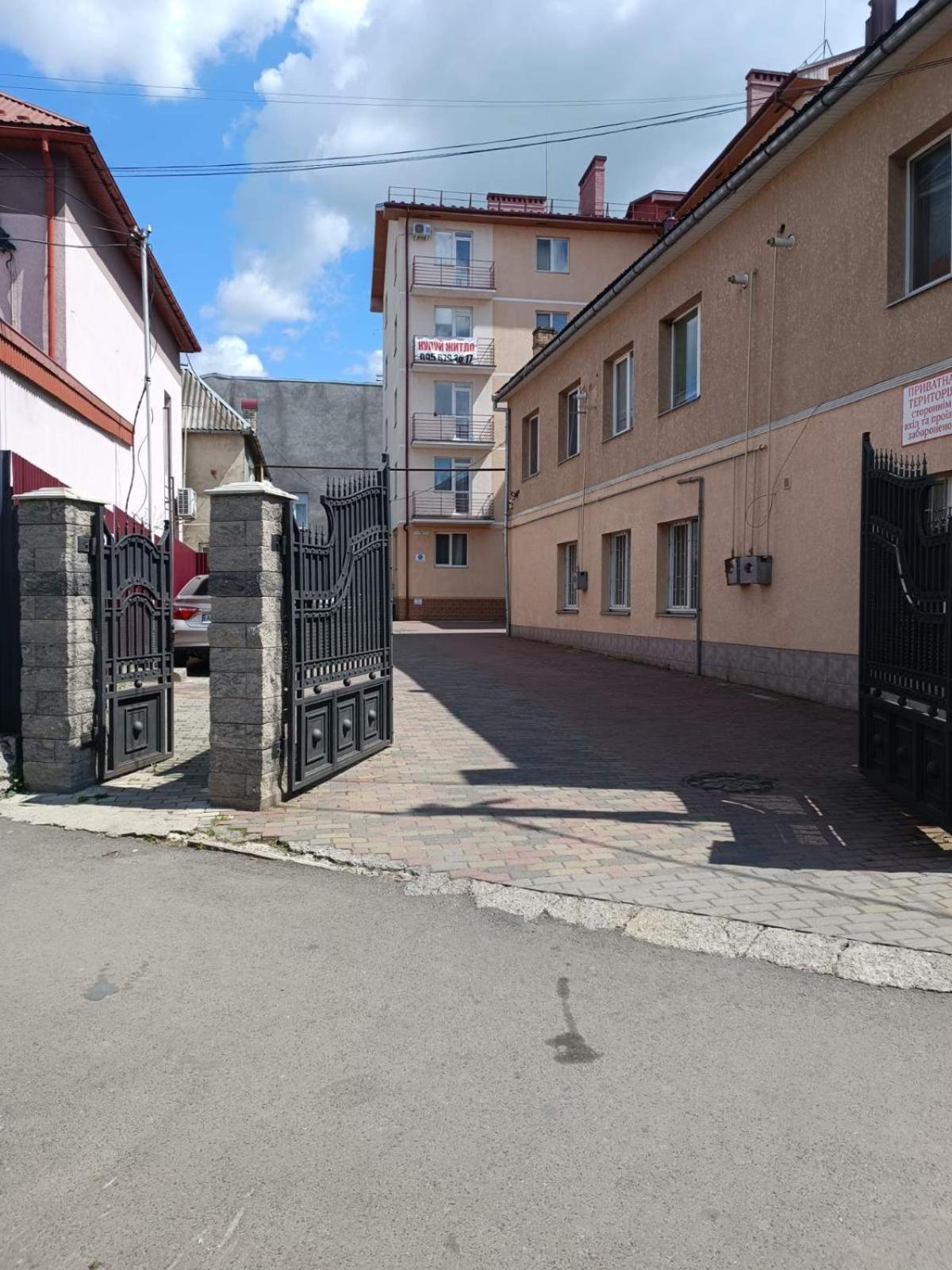 Apartments Domovik On Beregovskaya 3 Mukacheve Ngoại thất bức ảnh